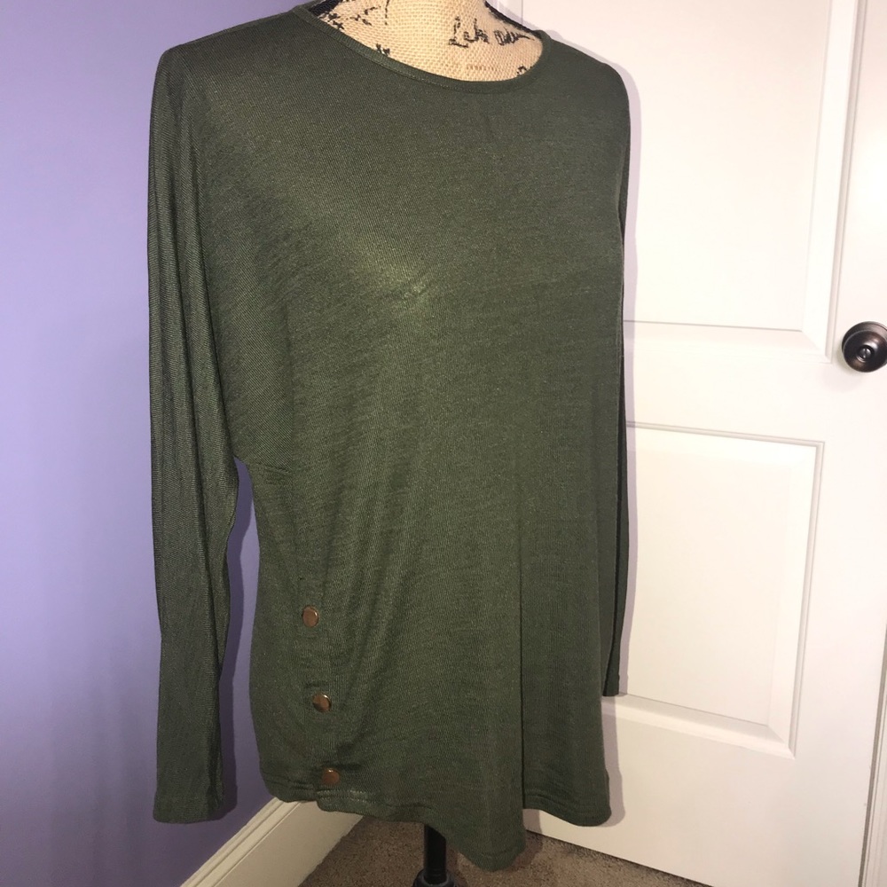 Brand new Pink Clover knit top with button detail